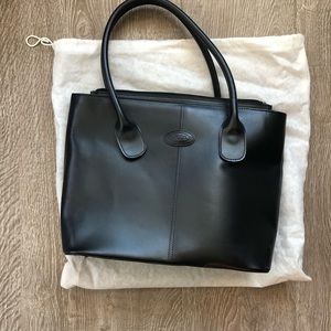 Tod’s Glazed Black Italian Leather Purse